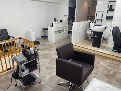Hair salon M